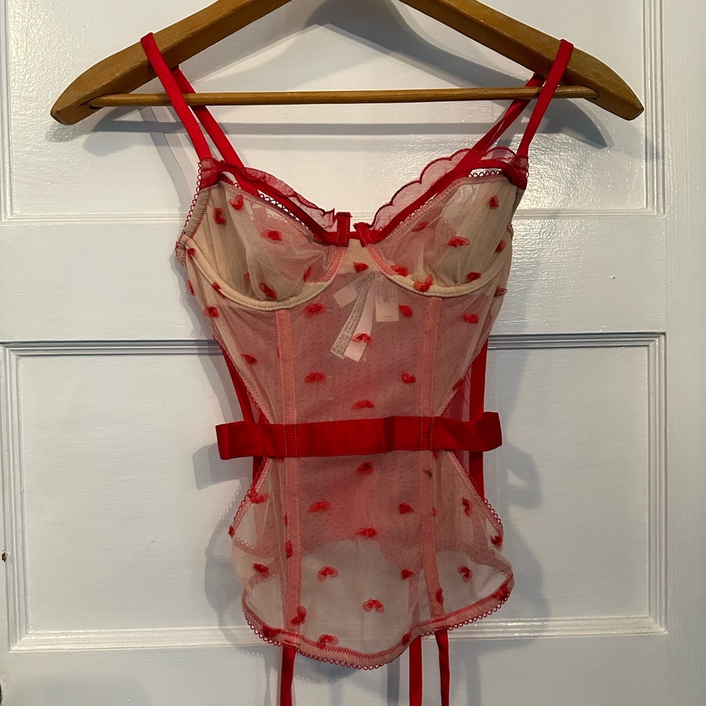 Victoria’s Secret valentines brand new corset garter